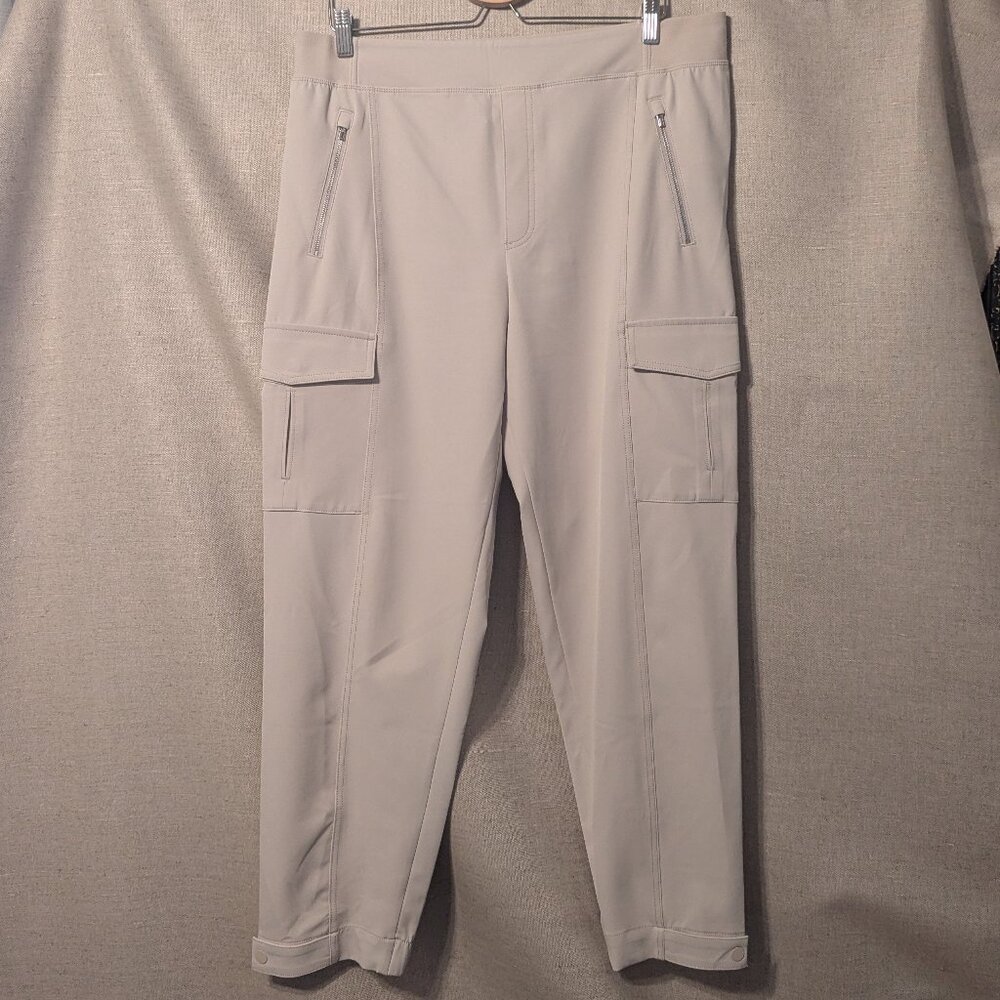 Athleta High Rise Ankle Length Cargo Pants Ivory Poly/Spandex Blend, Size 16